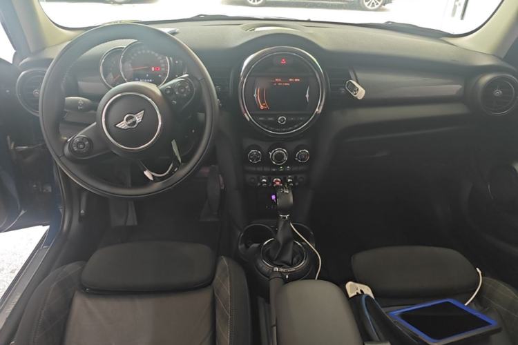 Used MINI 2016 1.5T COOPER Five-Door Edition Center Console