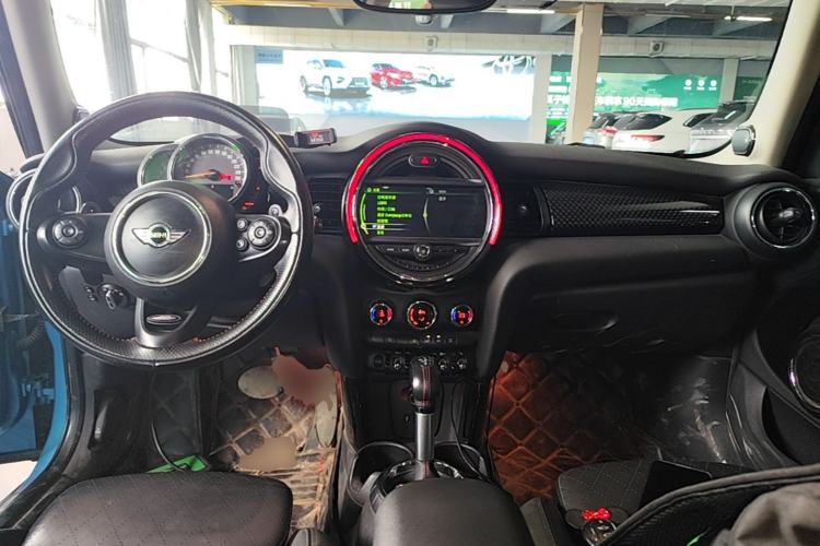 Used MINI 2016 2.0T COOPER S Pioneer Edition Five-Door Model Center Console