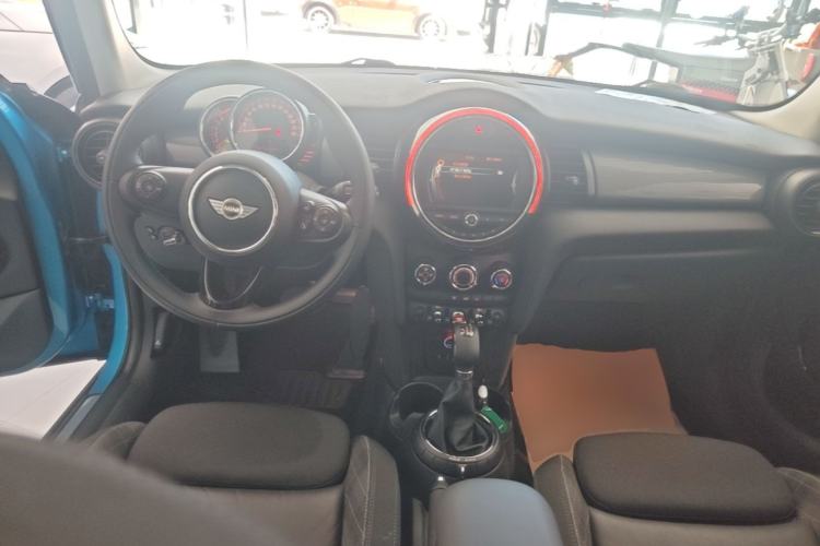 Used MINI 2016 1.5T COOPER Five-Door Edition Center Console