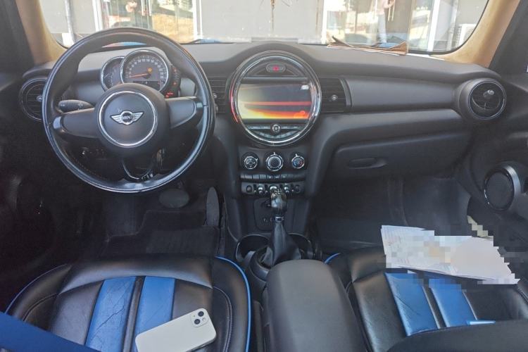 Used MINI 2016 1.2T ONE Five-Door Edition Center Console