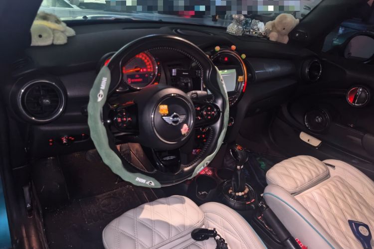 Used MINI 2016 1.5T COOPER CABRIO Center Console