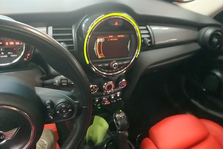 Used MINI 2016 1.5T COOPER Five-Door Edition Center Console