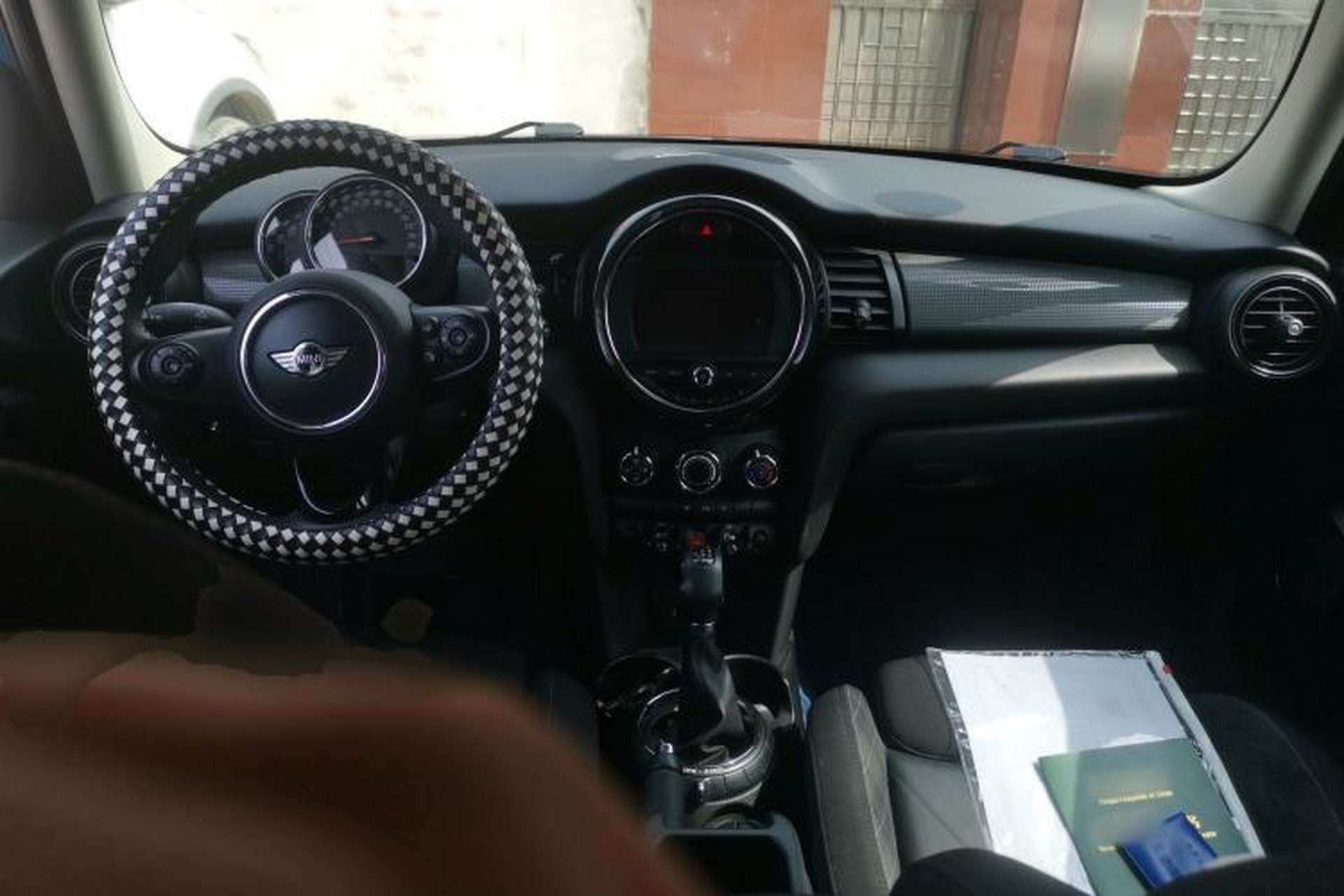 Used MINI 2016 1.5T COOPER Five-Door Edition Center Console