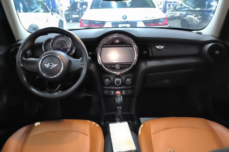 Used MINI 2016 1.2T ONE Five-Door Edition Center Console