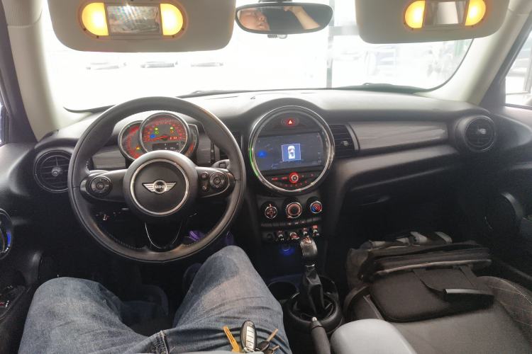 Used MINI 2016 1.5T COOPER Center Console
