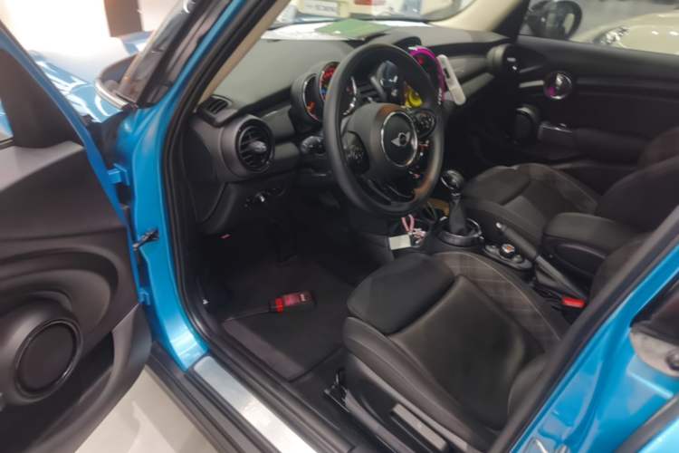 Used MINI 2016 1.5T COOPER Five-Door Edition Driver Seat