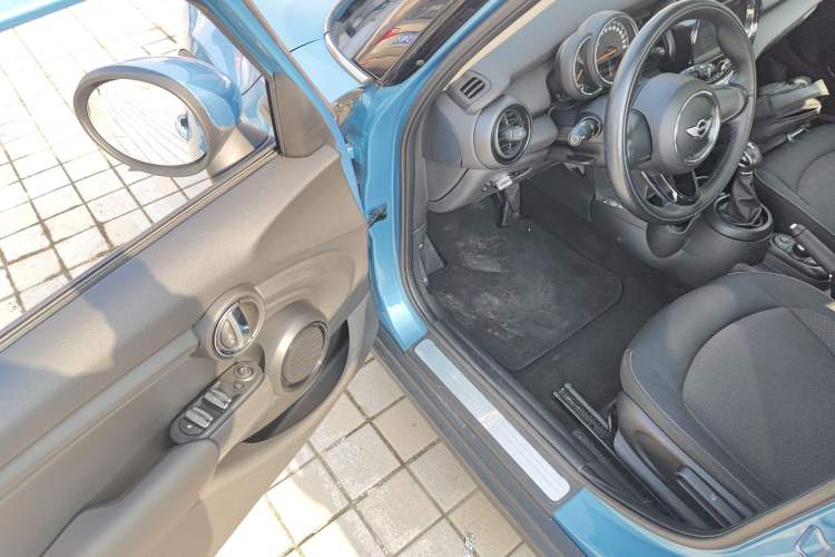 Used MINI 2016 1.2T ONE Five-Door Edition Driver Seat