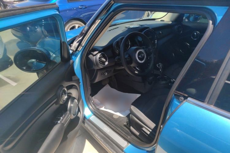 Used MINI 2016 1.2T ONE Pioneer Edition Five-Door Version Driver Seat