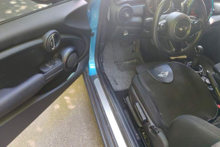 Used MINI 2016 1.5T COOPER Avant-Garde Driver Seat