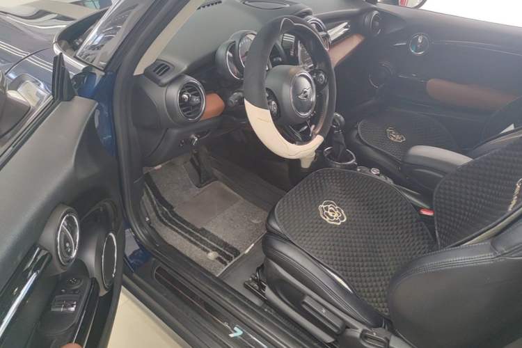 Used MINI 2016 1.5T COOPER SEVEN Driver Seat