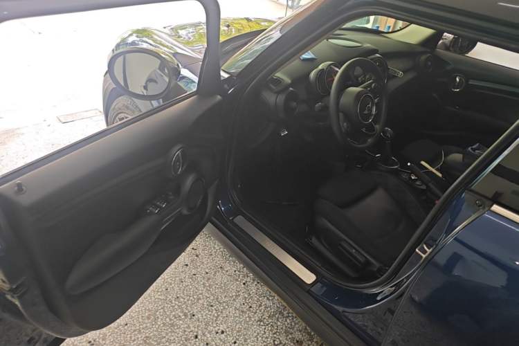 Used MINI 2016 1.5T COOPER Five-Door Edition Driver Seat