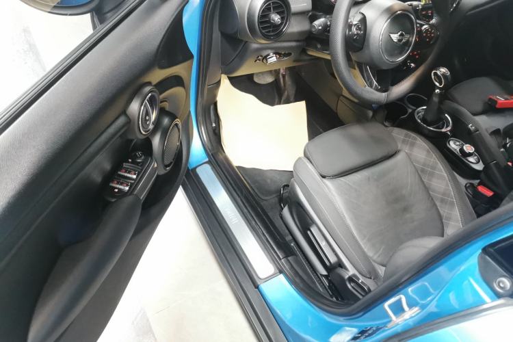 Used MINI 2016 1.5T COOPER Five-Door Edition Driver Seat