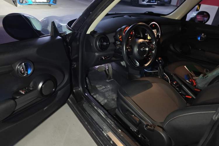 Used MINI 2016 1.5T COOPER Driver Seat