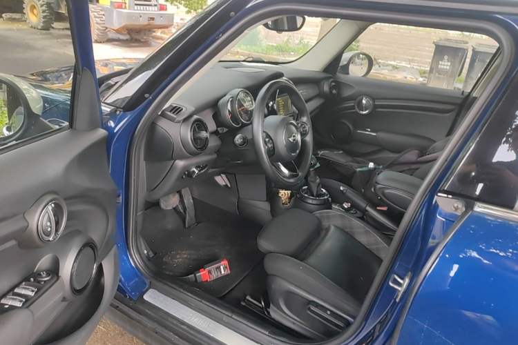 Used MINI 2016 1.5T COOPER Five-Door Edition Driver Seat