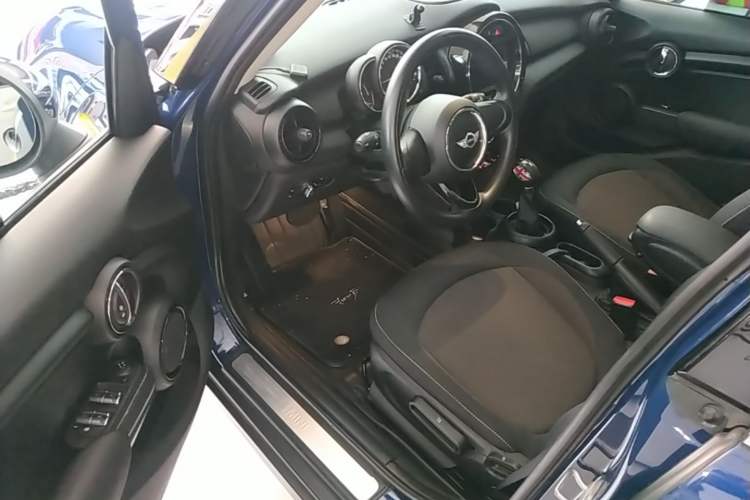 Used MINI 2016 1.2T ONE Five-Door Edition Driver Seat
