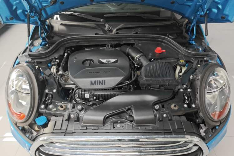 Used MINI 2016 1.5T COOPER Five-Door Edition Engine Bay