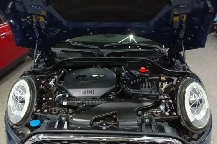 Used MINI 2016 2.0T COOPER S SEVEN Five-Door Edition Engine Bay