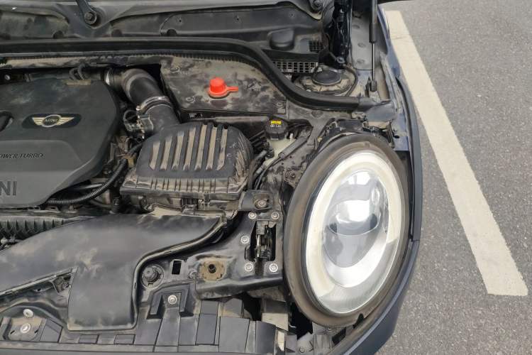 Used MINI 2016 1.5T COOPER SEVEN Five-Door Edition Engine Bay Left