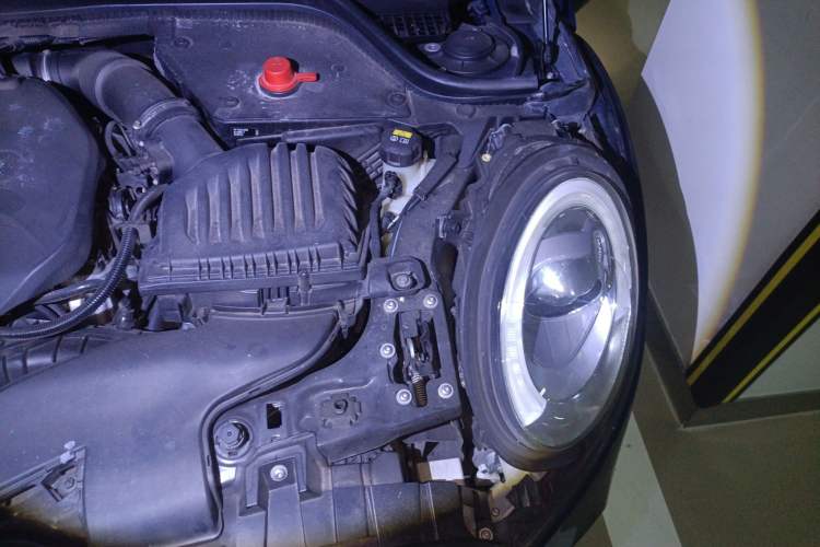 Used MINI 2016 2.0T COOPER S SEVEN Five-Door Edition Engine Bay Left