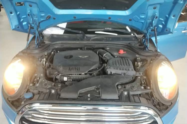 Used MINI 2016 1.5T COOPER Five-Door Edition Engine Bay