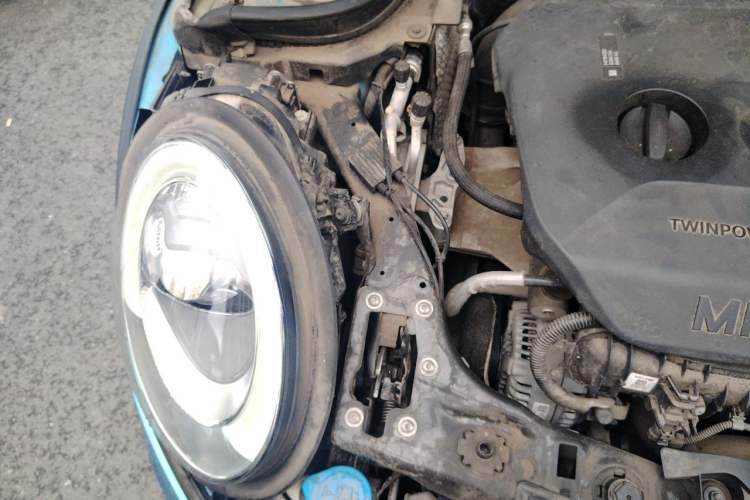 Used MINI 2016 1.5T COOPER Avant-Garde Engine Bay Right