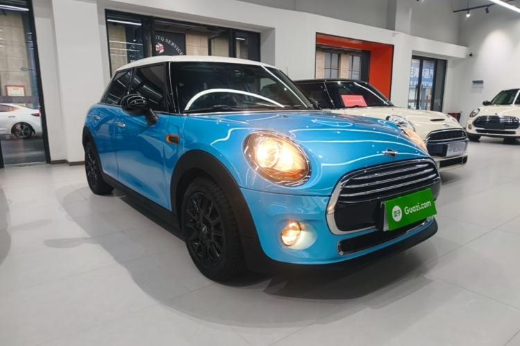 Used MINI 2016 1.5T COOPER Five-Door Edition Front Right 45 Deg
