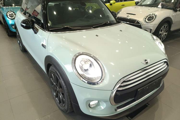 Used MINI 2016 1.5T COOPER Performance Edition Front Right 45 Deg