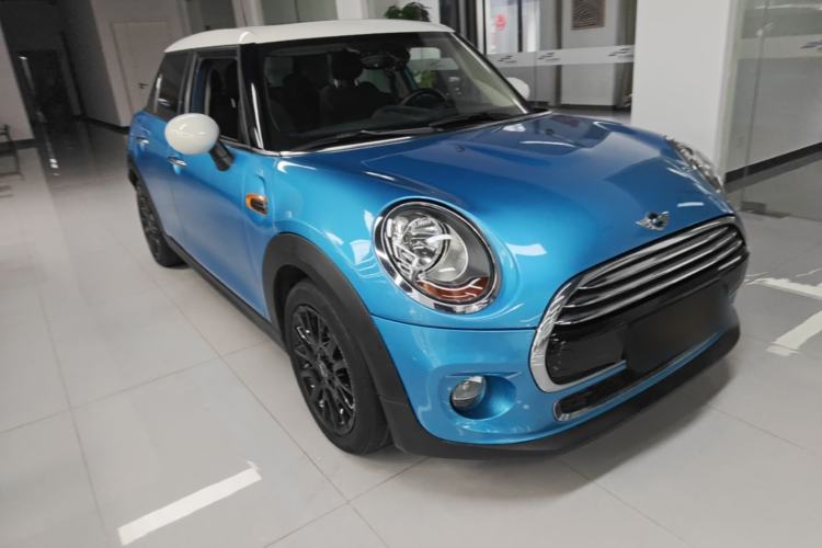 Used MINI 2016 1.5T COOPER Five-Door Edition Front Right 45 Deg