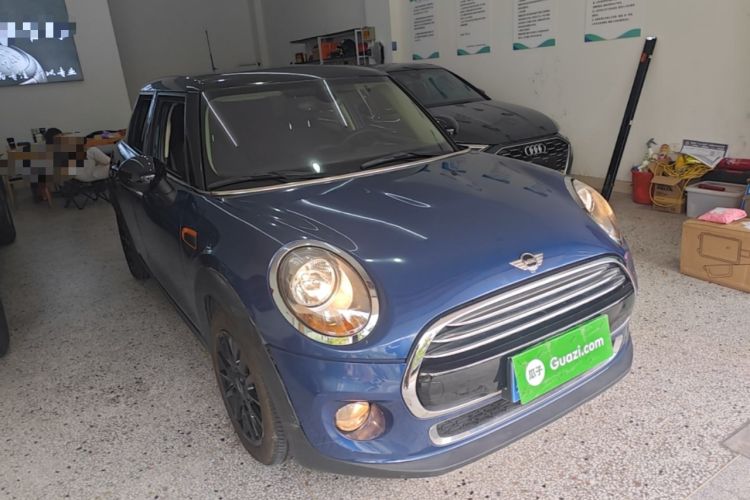 Used MINI 2016 1.5T COOPER Five-Door Edition Front Right 45 Deg