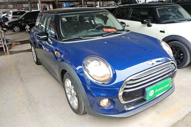 Used MINI 2016 1.5T COOPER Front Right 45 Deg