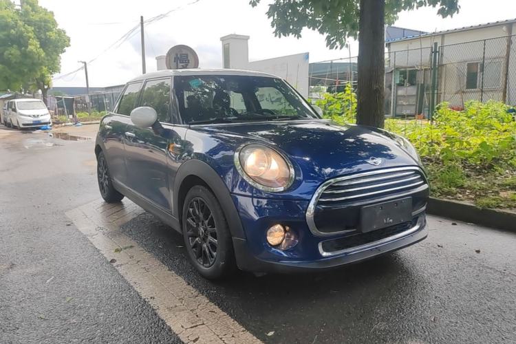 Used MINI 2016 1.5T COOPER Five-Door Edition Front Right 45 Deg