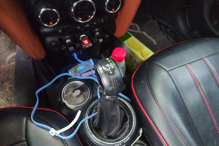 Used MINI 2016 1.5T COOPER SEVEN Five-Door Edition Gear Lever