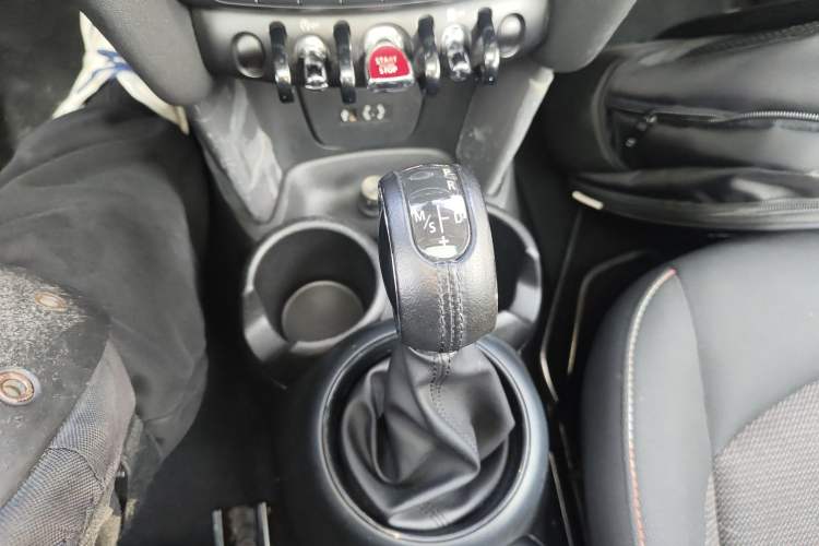 Used MINI 2016 1.2T ONE Five-Door Edition Gear Lever