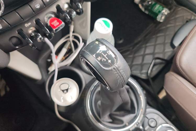 Used MINI 2016 1.5T COOPER Performance Edition Gear Lever