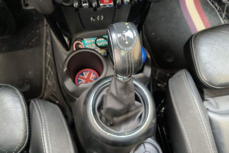 Used MINI 2016 1.5T COOPER Performance Edition Gear Lever