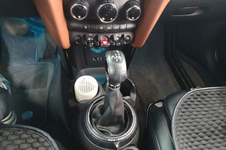 Used MINI 2016 1.5T COOPER SEVEN Gear Lever