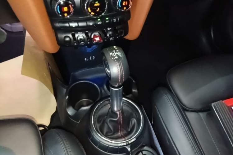 Used MINI 2016 2.0T COOPER S SEVEN Five-Door Edition Gear Lever