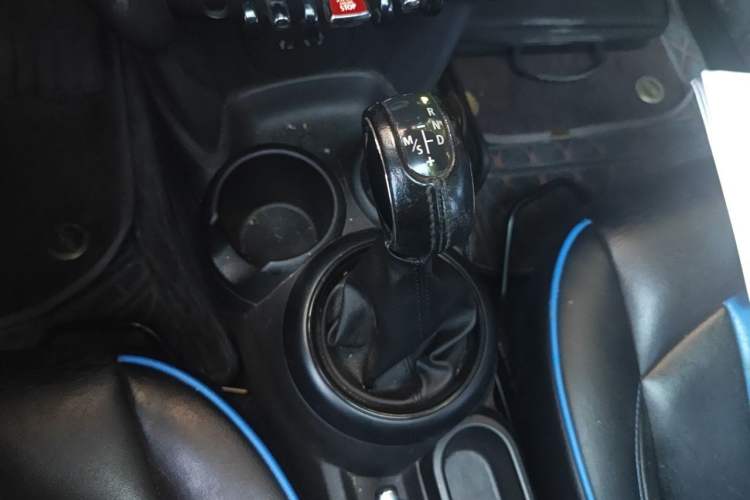 Used MINI 2016 1.2T ONE Five-Door Edition Gear Lever