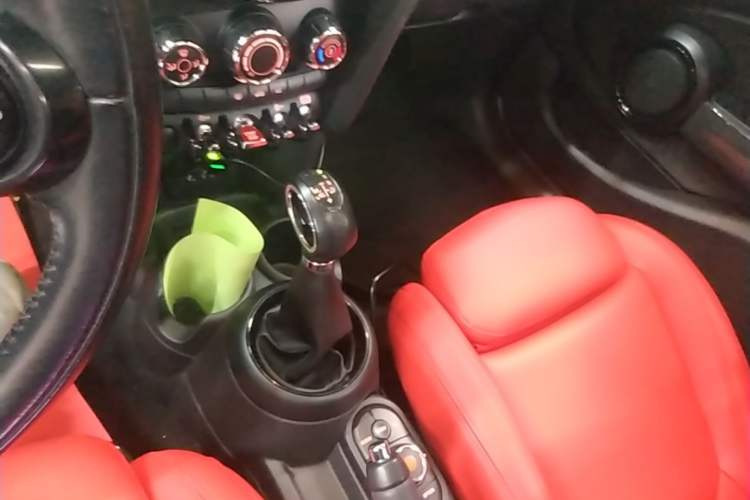 Used MINI 2016 1.5T COOPER Five-Door Edition Gear Lever