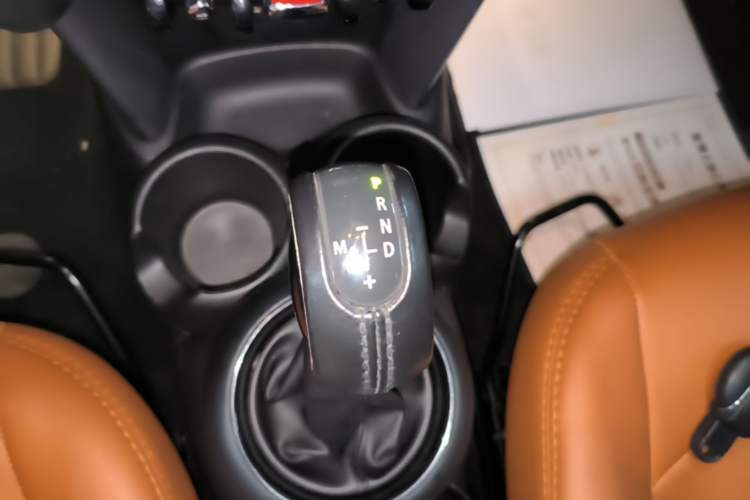 Used MINI 2016 1.2T ONE Five-Door Edition Gear Lever