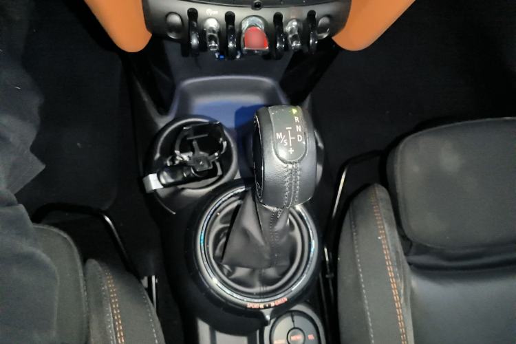 Used MINI 2016 1.5T COOPER SEVEN Gear Lever