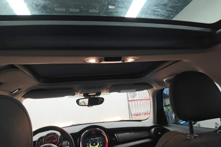 Used MINI 2016 1.5T COOPER Five-Door Edition Headliner