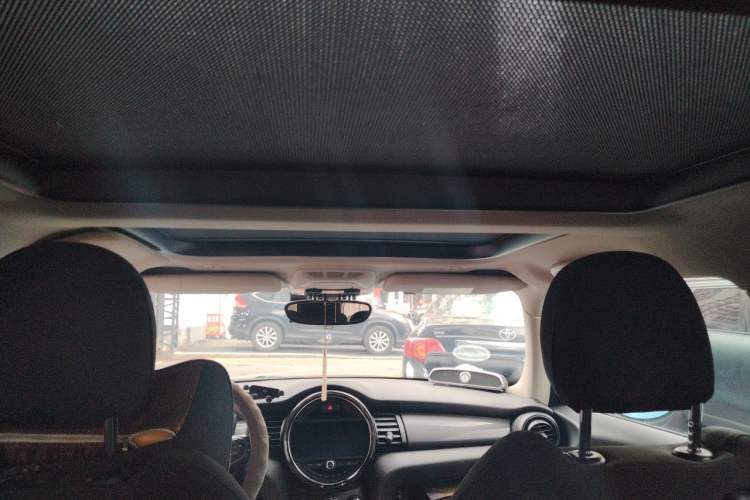 Used MINI 2016 1.5T COOPER Avant-Garde Headliner
