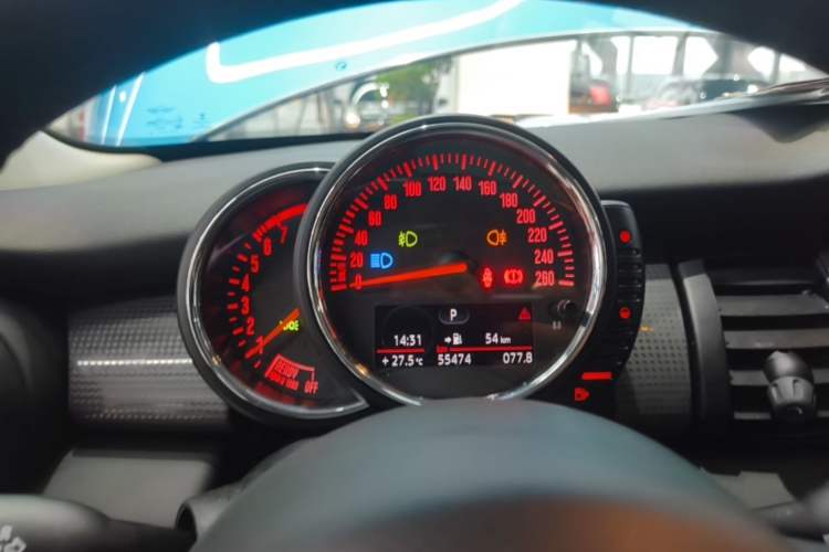 Used MINI 2016 1.5T COOPER Five-Door Edition Instrument Cluster