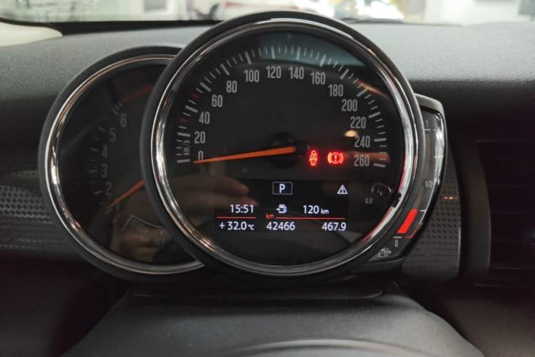 Used MINI 2016 1.5T COOPER Five-Door Edition Instrument Cluster