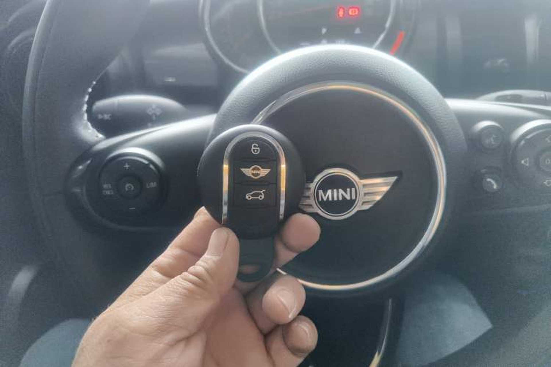 Used MINI 2016 1.5T COOPER Interior 1