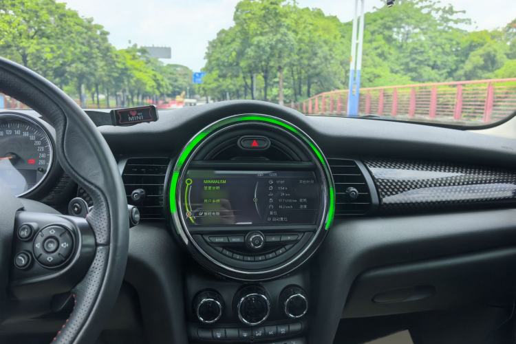 Used MINI 2016 2.0T COOPER S Pioneer Edition Five-Door Model Interior 10