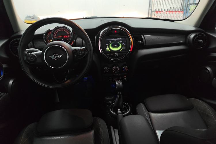 Used MINI 2016 1.5T COOPER Five-Door Edition Interior 2