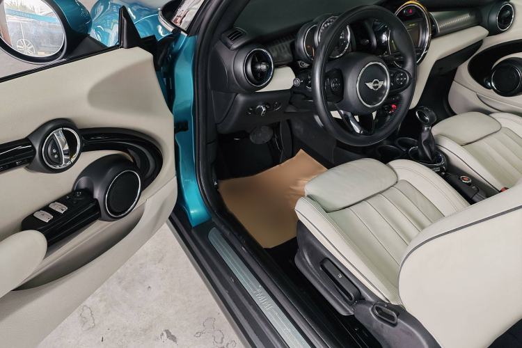 Used MINI 2016 1.5T COOPER CABRIO Interior 3