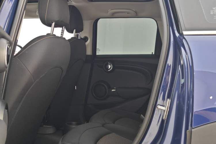 Used MINI 2016 1.2T ONE Five-Door Edition Interior 3